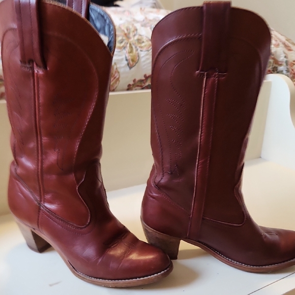 Women's Vintage Leather Western Boots - Picture 4 of 6